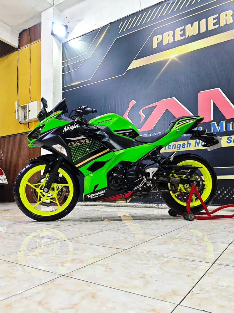 Kawasaki New Ninja 250 FI SE KRT TH 2019 odo 8rb super keren