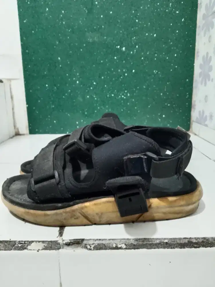Sepatu sandal culture staff