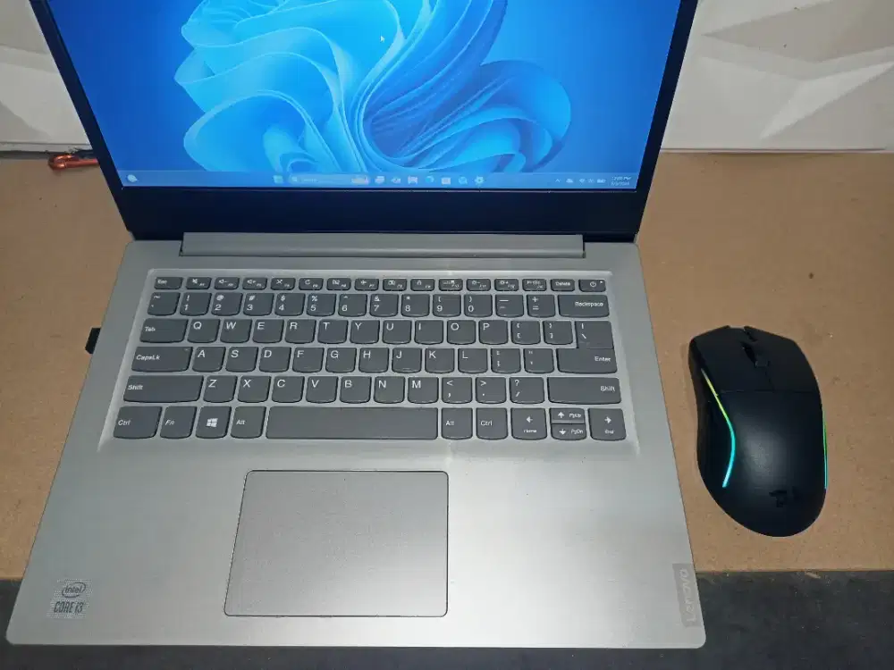 Laptop Lenovo V14 Gen 10 Ram 8