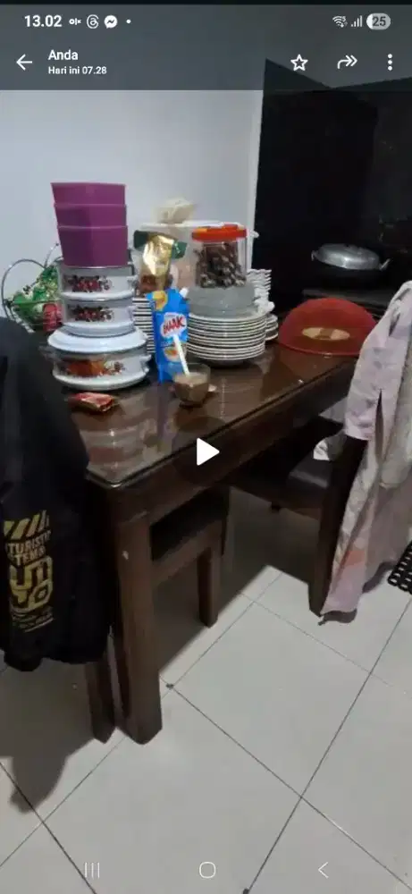 Meja makan kayu 4 kursi