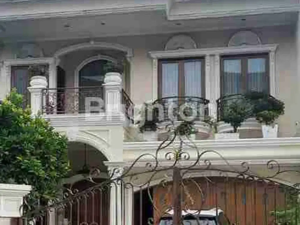 RUMAH MEWAH DI PANTAI MUTIARA PLUIT JAKARTA UTARA – LOKASI TERBAIK