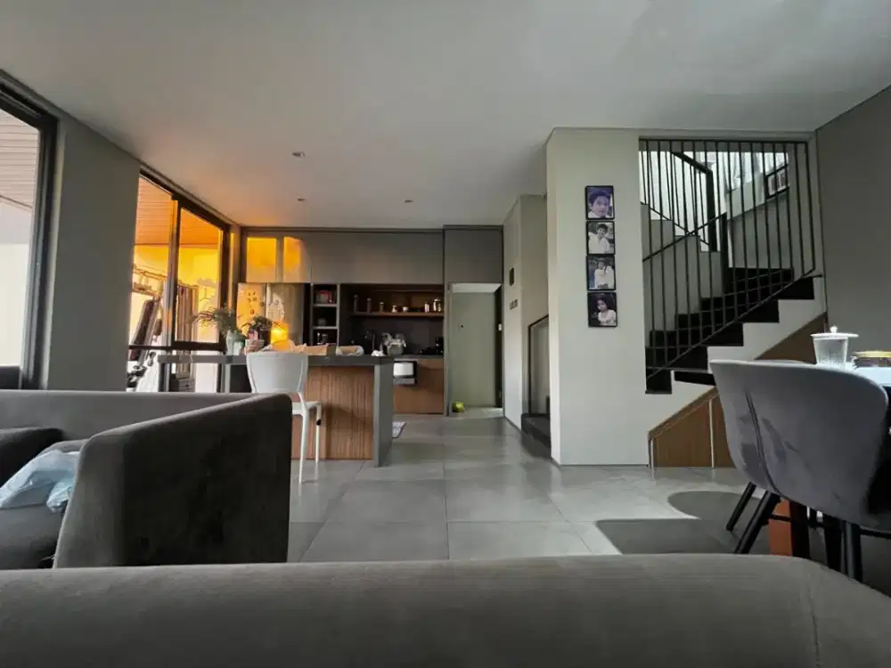 Dijual rumah exclusive siap huni view lembah Dago pakar