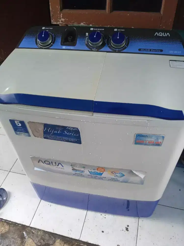 Mesin cuci 2 tabung Aqua