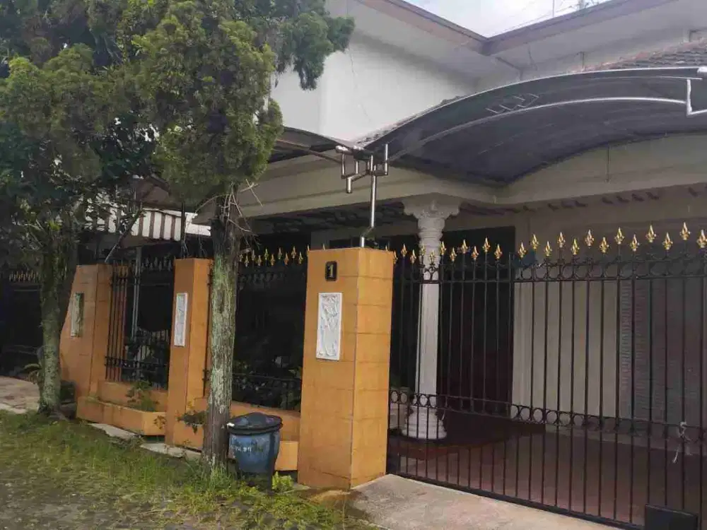 Rumah Suhat Bunga Bunga Siap Huni dekat UB dan Poltek Row Jalan Lebar