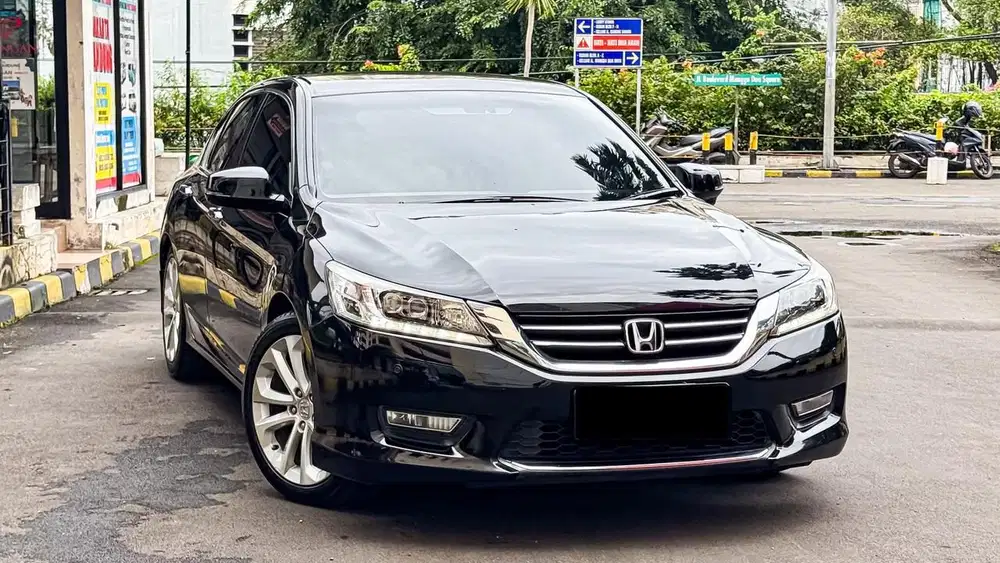 Honda Accord VTiL AT 2013 Facelift hitam metalik