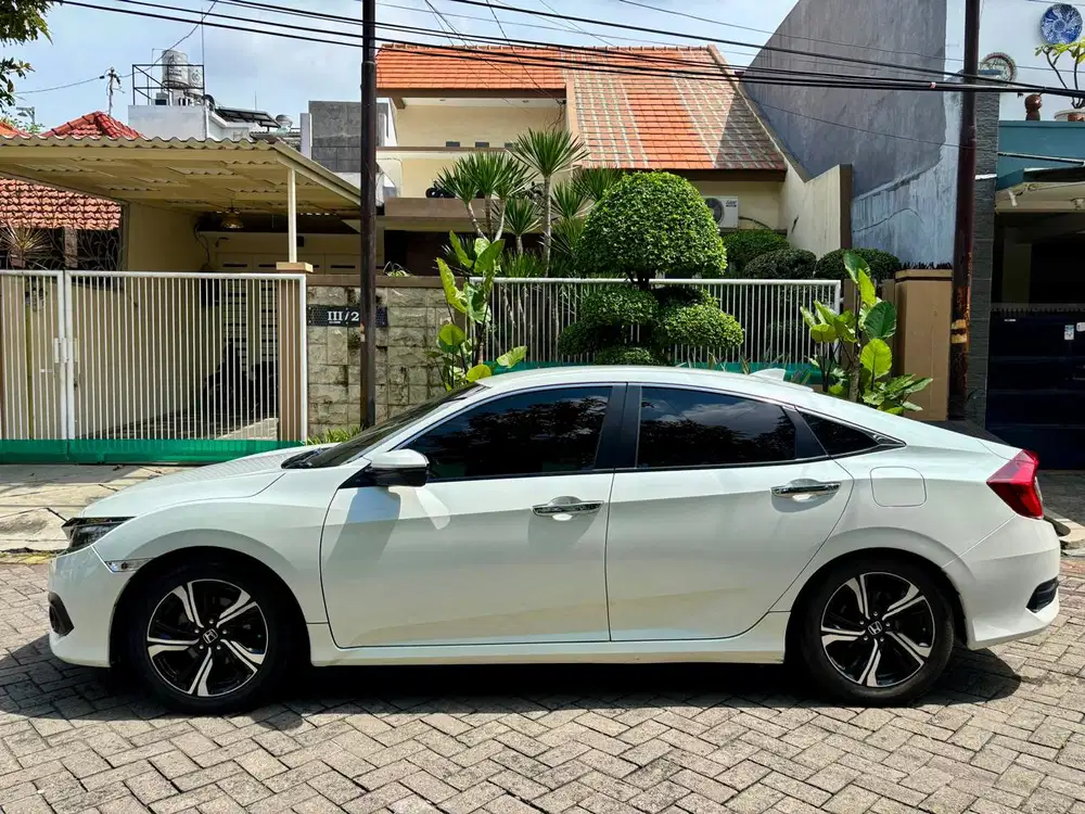 Honda Civic 2017 Bensin