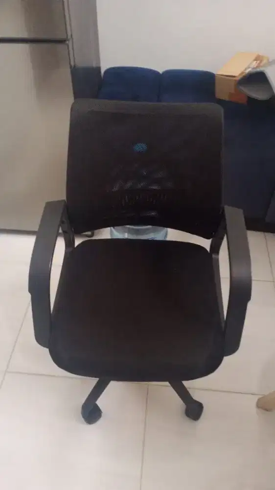 Kursi Kantor Kondisi Prima