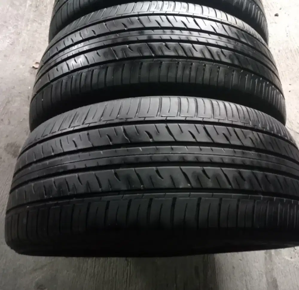 Dunlop grandtrek 275 50 R21