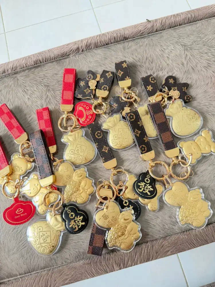 Gantungan kunci dan tas