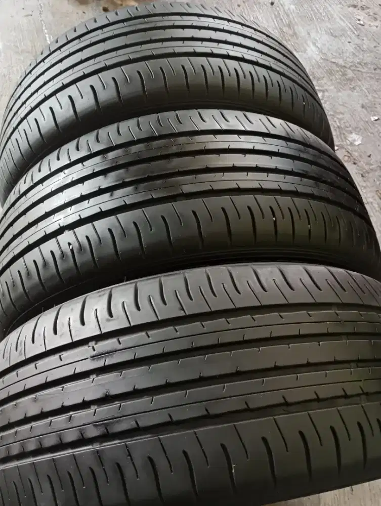 Dunlop sportmaxx 225 50 R18