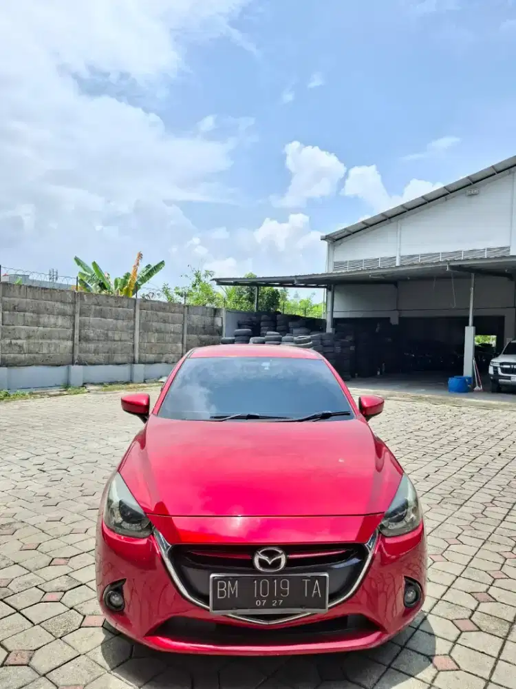 Mazda 2 2015 GT skyactive matic. Km 100rb