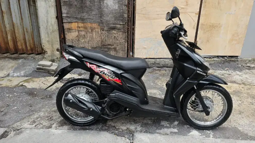 UD ENY MOTOR- BEAT KARBU TAHUN 2011 MULUS