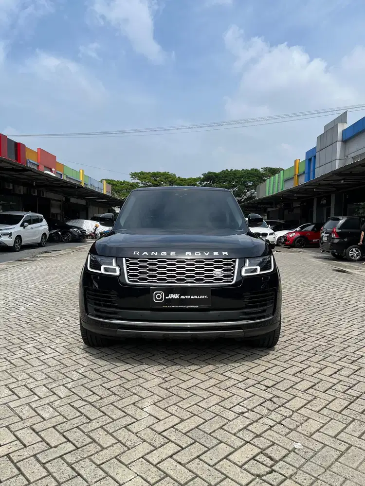Range Rover Vogue LWB 2018 (Perfect Conditio )