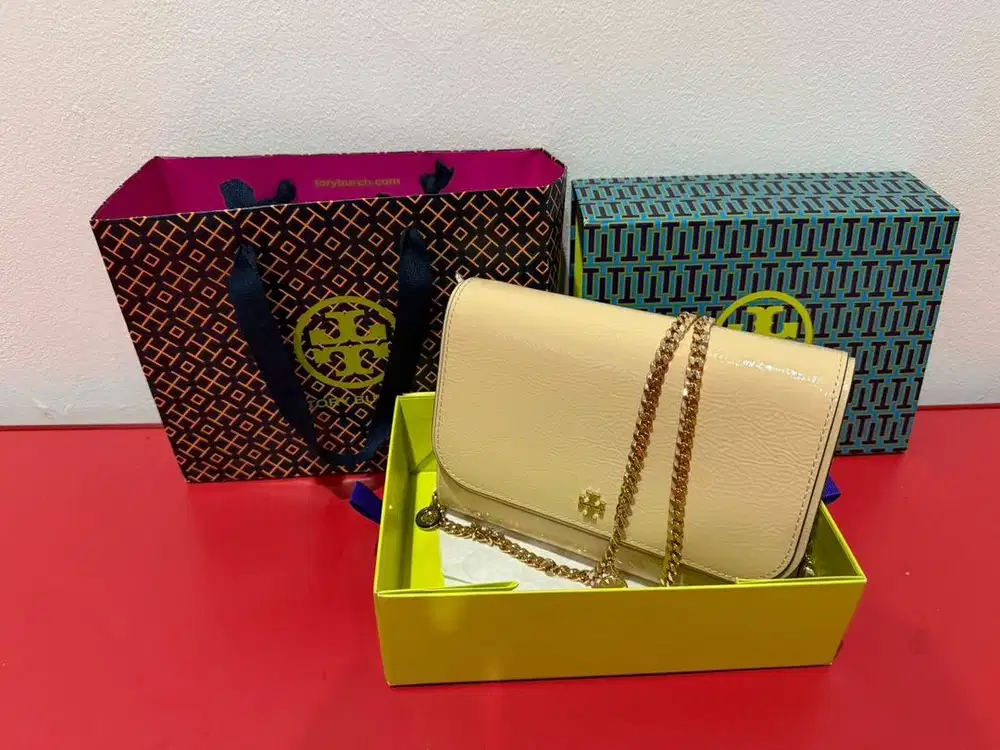 Tory Burch Emerson patent leather , NWOT kelengkapan box n paperbag