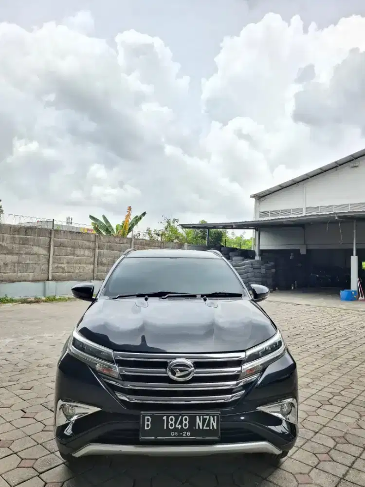 Terios 2021 R deluxe matic. Km 77rb