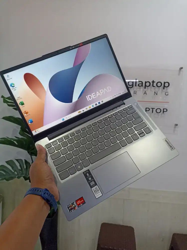 DIJUAL Laptop Lenovo Ideapad Slim 3 AMD Ryzen 5-7530u 8GB|512GB Radeon