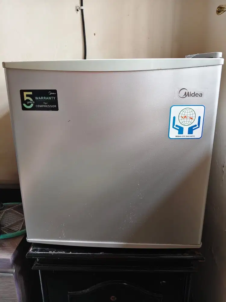 DIJUAL CEPAT Kulkas Mini Midea 50 Liter Hemat Listrik - NEGO