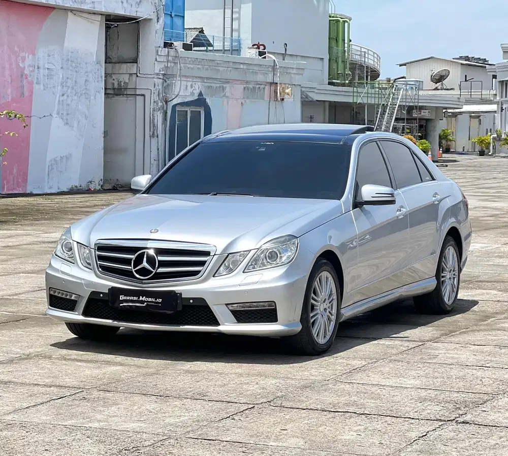 Mercy E300 Elegance CBU Sunroof Panoramic W212 2010 / Odo 31rbu Miles