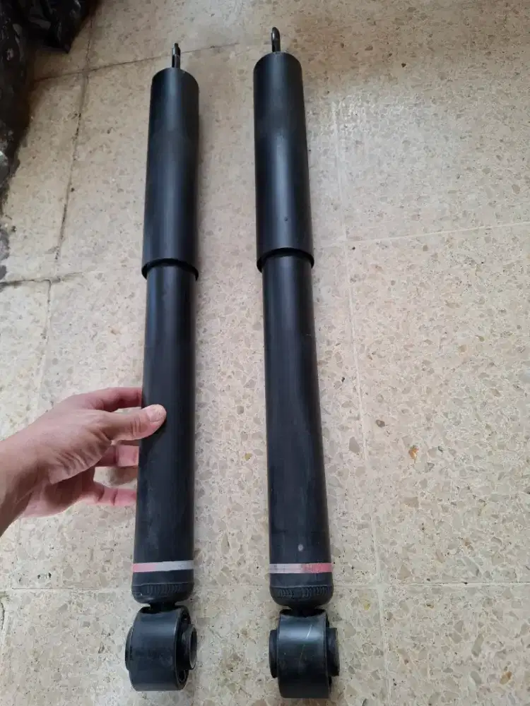 Shockbreaker belakang Fortuner GR VRZ 2023.skokbeker COPOTAN 70%.