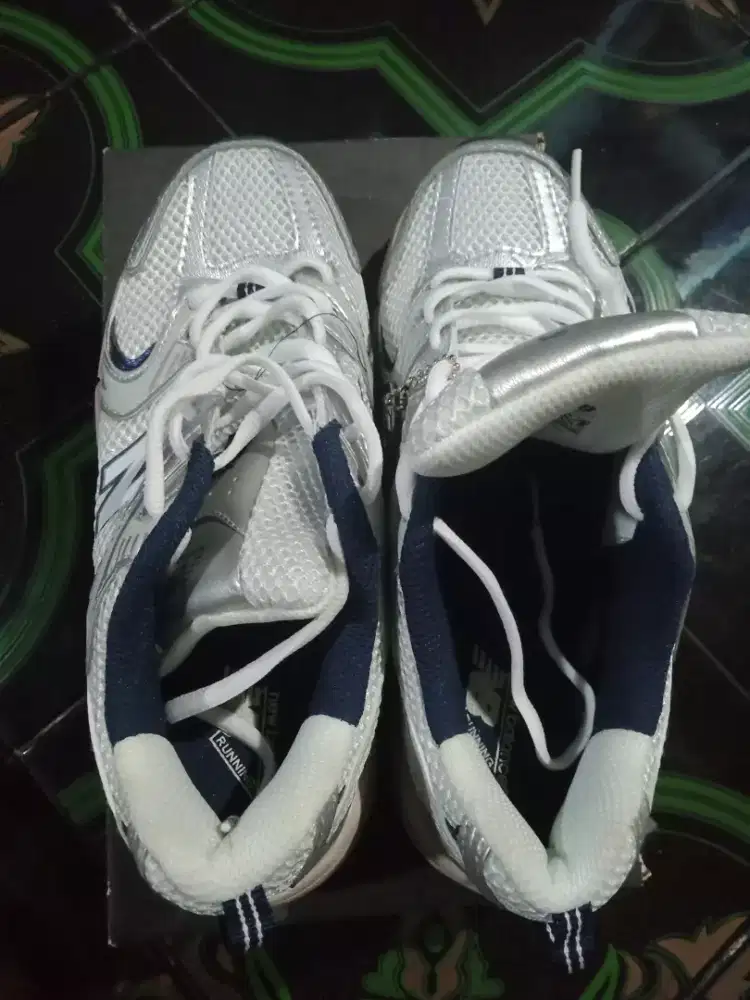 Sepatu New Balance MR530KA