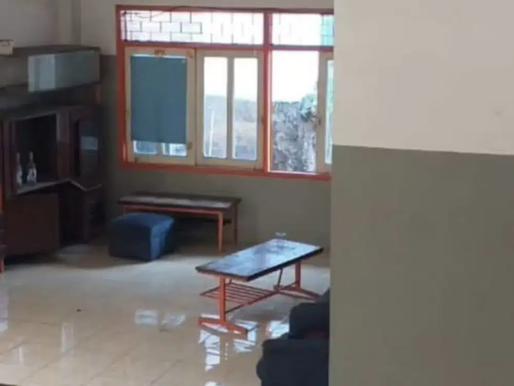 RUANG USAHA LUAS STRATEGIS LOKASI RAMAI SIAP PAKAI DI CIMAHI