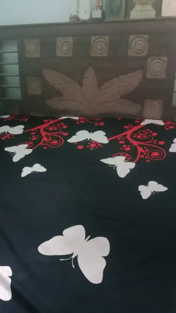 Dipan/tempat tidur dn kasur