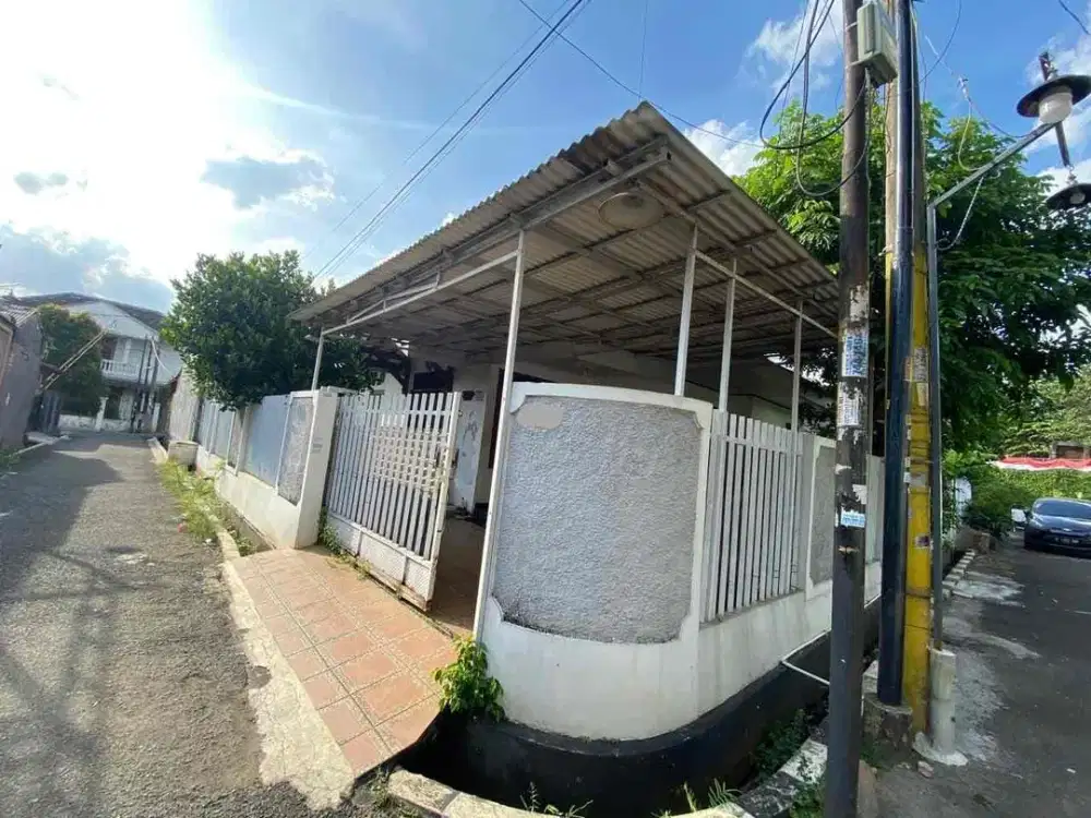 Rumah di Komplek Kembang Larangan, Larangan Selatan Tangerang