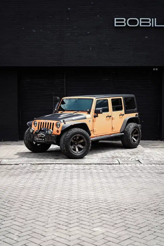 NIK 2012 Jeep Wrangler Unlimited Command-Trac 4x4