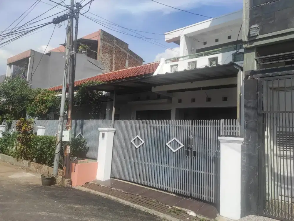 DIJUAL RUMAH DI KOMPLEK MARGAHAYU RAYA KOTA BANDUNG