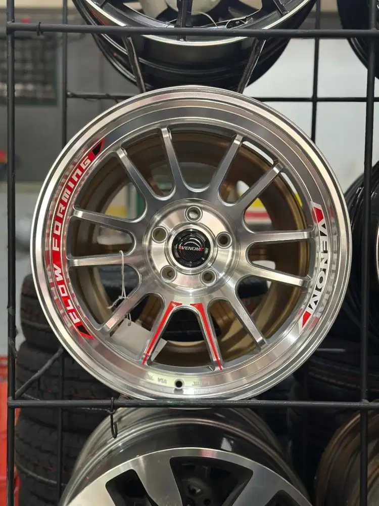 Velg Racing Venom Full Mirror Ring 18 Mobil Innova Zenix (114,-5-18)