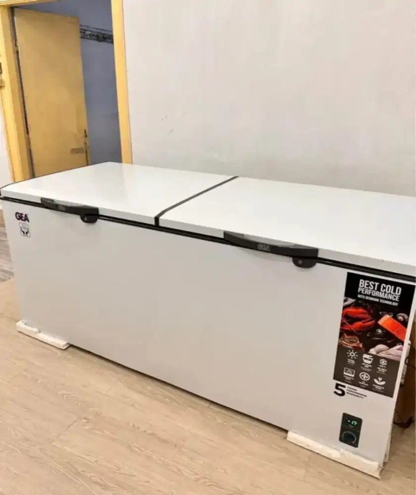 Freezer Gea 900 liter.baru 5 bulan pake