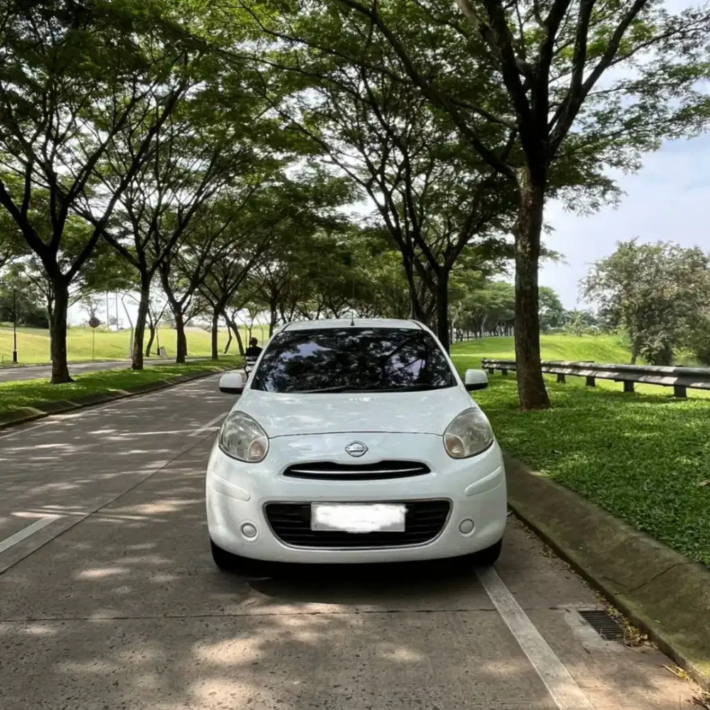 Jual cepat Nissan march mulus tinggal gas