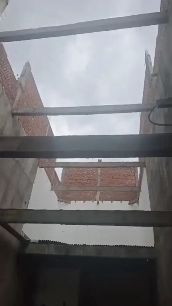 JUAL RUGI SANGAT MURAH RUMAH 3 LANTAI DALAM GANG TENGAH KOTA GARUT