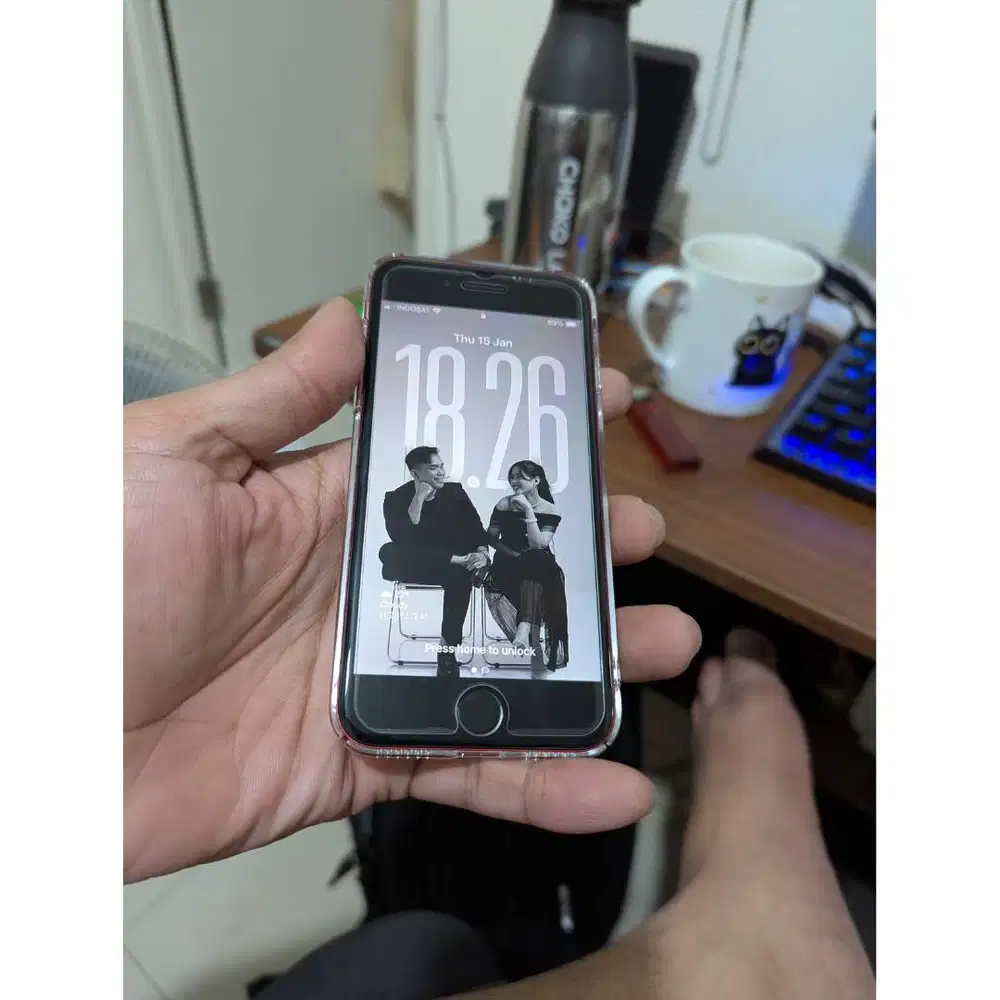 Iphone se 2020 128gb apple store malay unit only