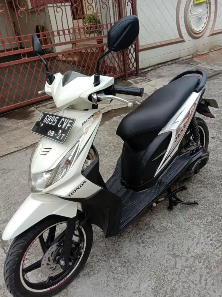 Honda beat karburator tahun 2012.