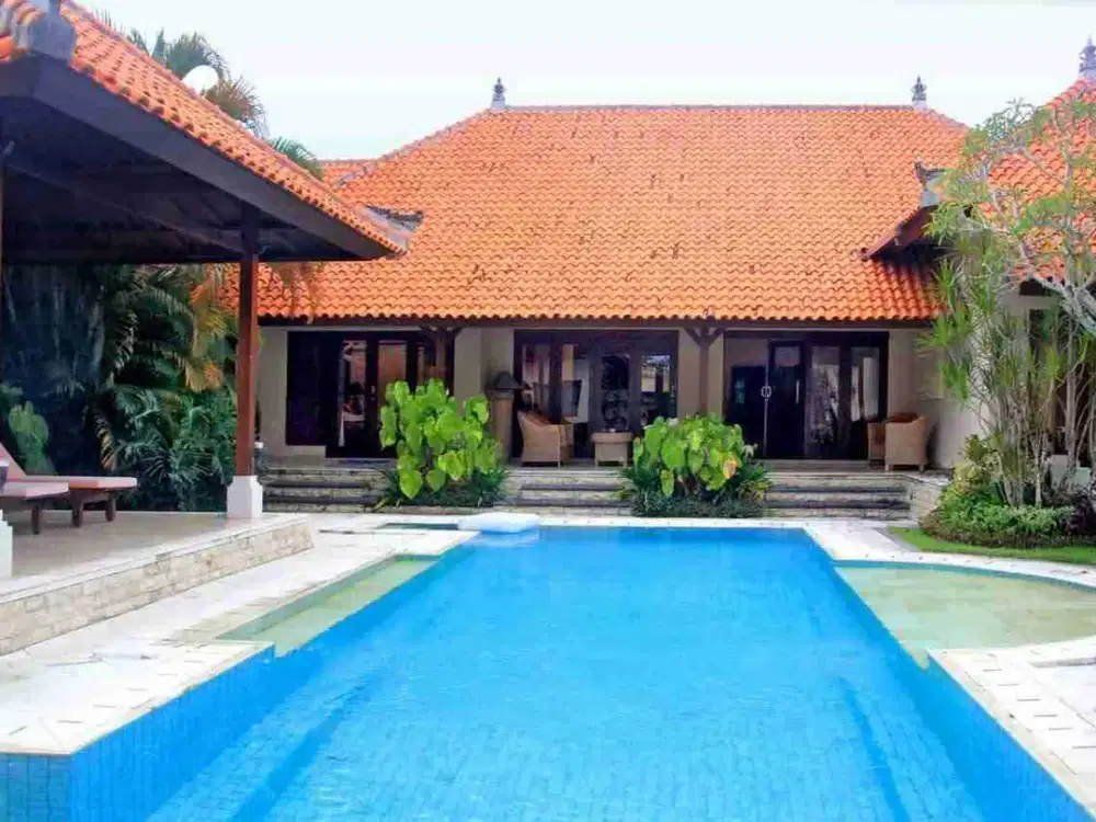 Villa Tropical di Taman Mumbul Nusa Dua