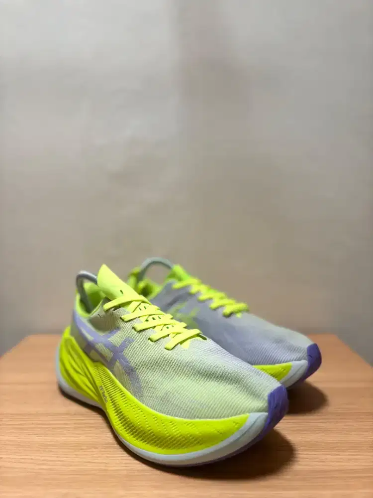 Sepatu Bekas Asics Superblast size 40,5/25,5 cm