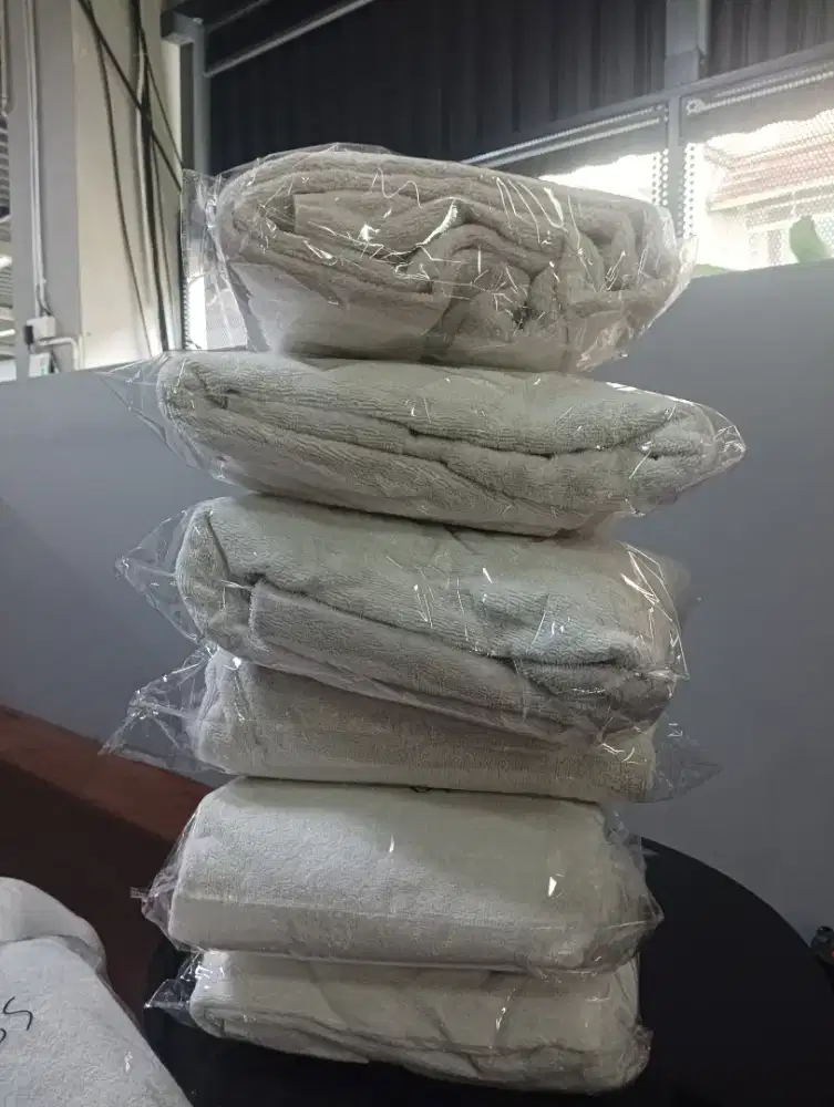 handuk tebal bekas hotel bintang 5