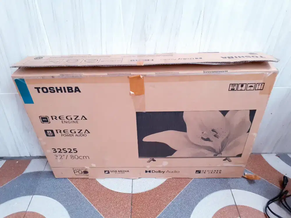 TV LED TOSHIBA 32IN DIGITAL TV MULUS SEPERTI BARU