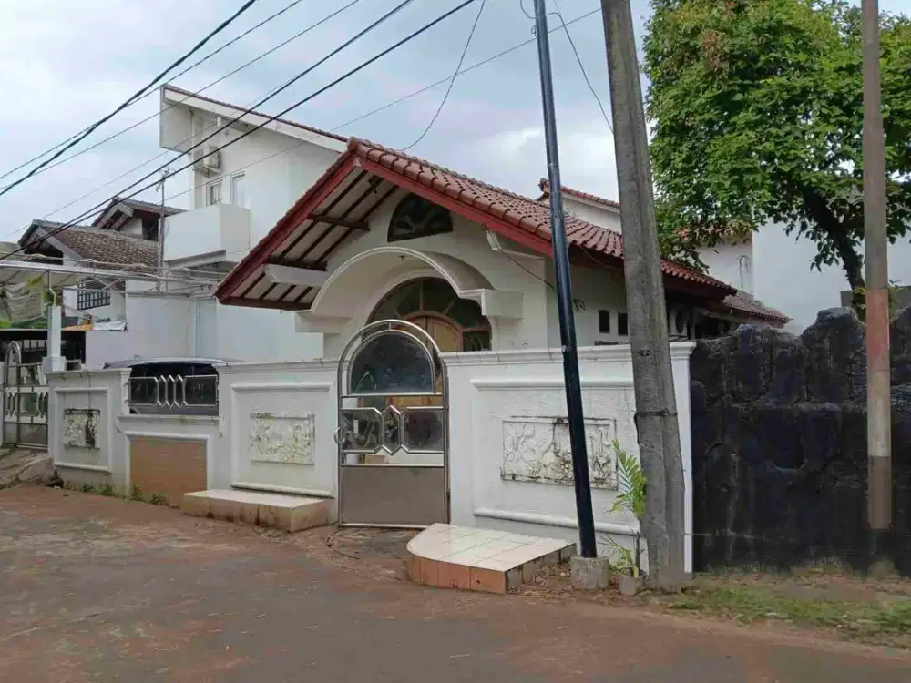 Jual Cepat Rumah Hook Luas 310m² Siap Huni di Pondok Melati Bekasi