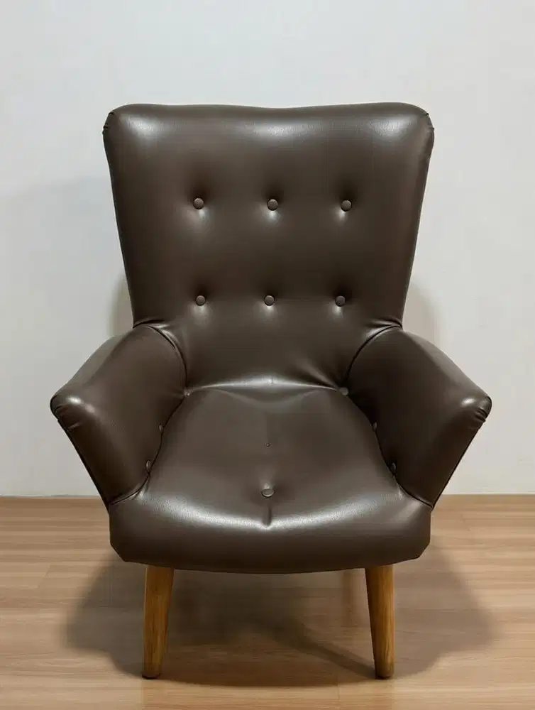 Kursi Single Sofa Wingback Tufted