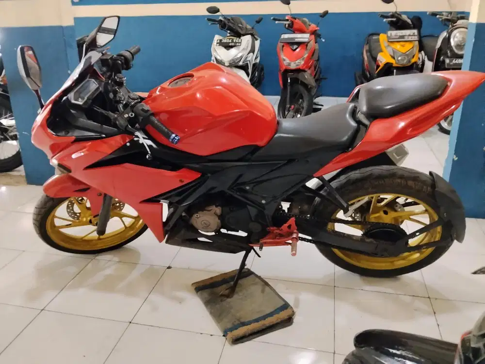 jual honda cbr feslif siap pakai super mulus gress