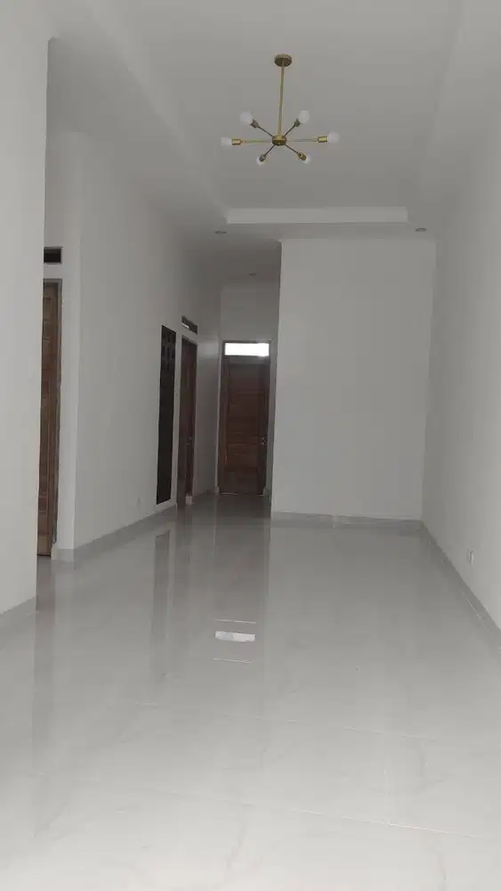 Rumah Minimalis di Cluster Taman Kopo Indah 1