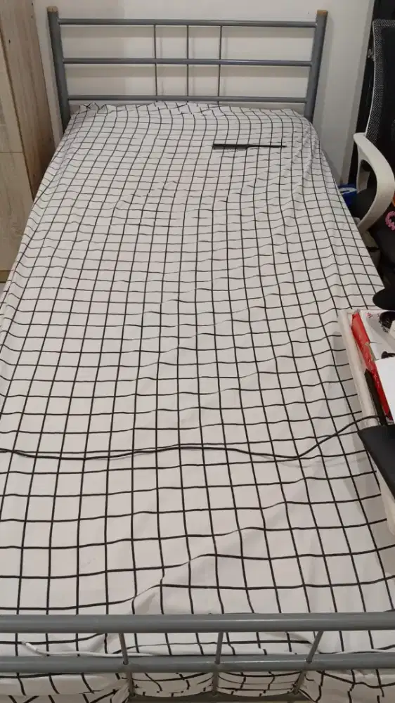 Ranjang Besi Informa