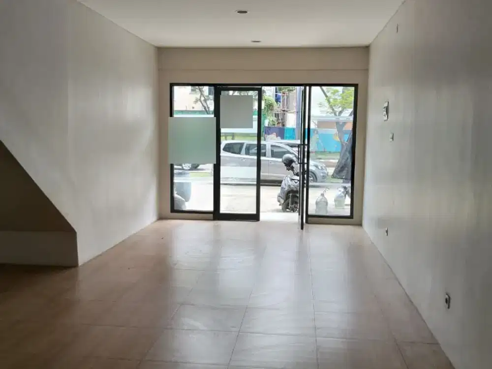 Kesempatan Langka! Sewa Ruko 3 Lantai di Kawasan Bisnis Lippo Cikarang