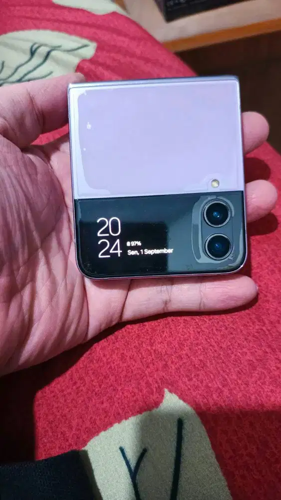 Samsung Galaxy Z Flip 4 Ungu RAM 8GB Storage 256GB Second