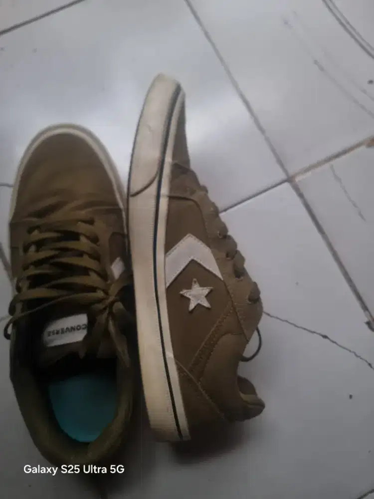 Sepatu converse size 44