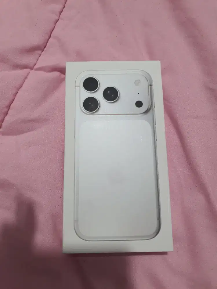 Iphone 17 pro 512gb silver garansi ibox 1 tahun ada nota pembelian UR