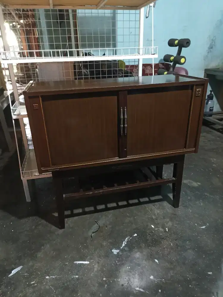 tv jadul national buat bahan koleksi aja