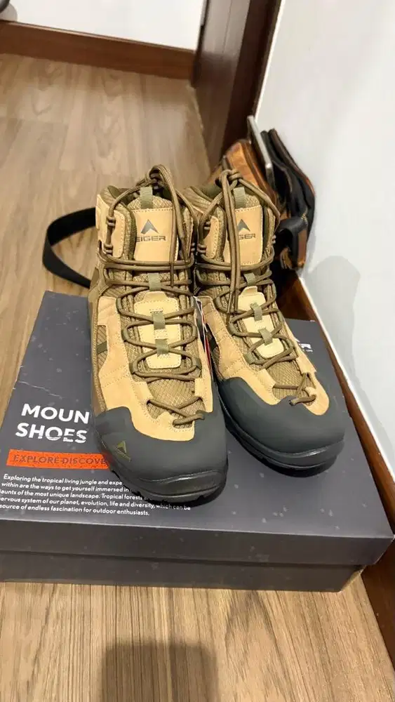 NEW sepatu gunung hiking boots eiger pollock 2 eur45. alasan kegedean